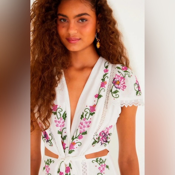 FARM Rio Embroidered Flowers White Dress - Picture 2 of 6